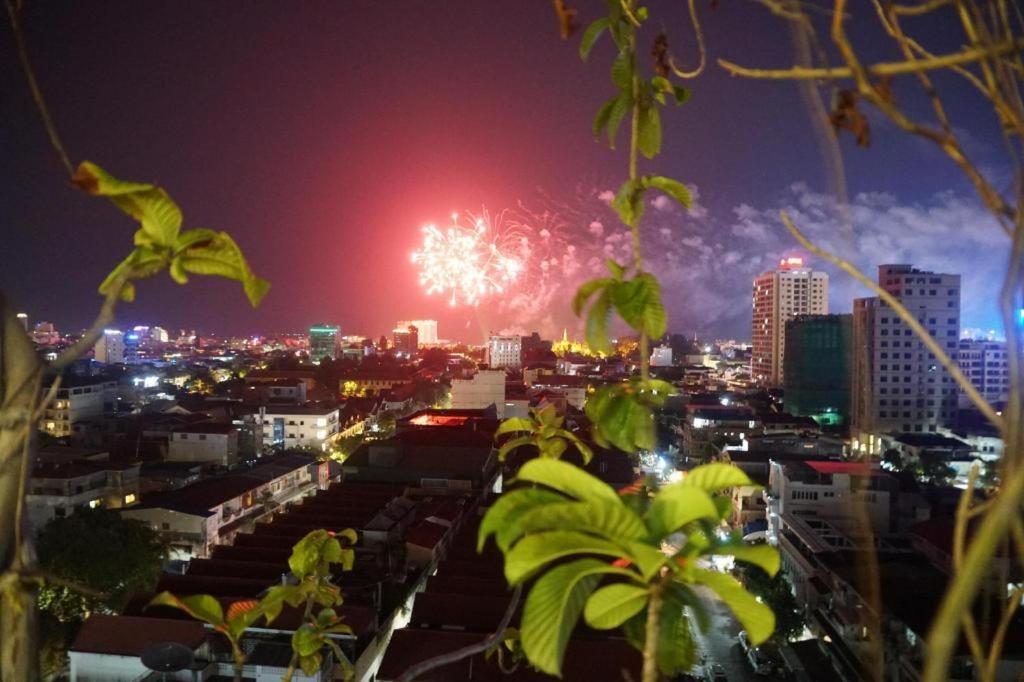 Essence Hotel-Phnom Penh Exterior foto